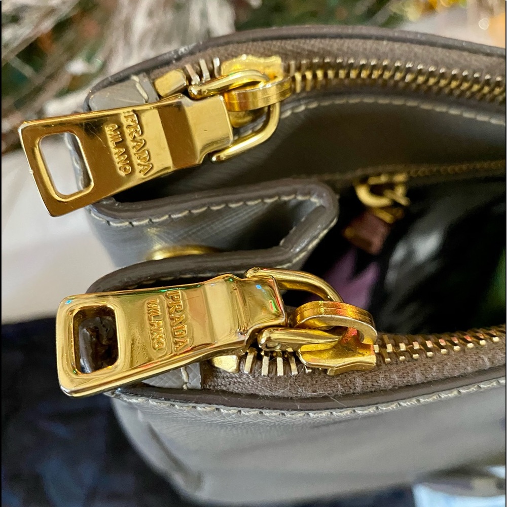 Sold ⚡️⚡️Authentic Prada Saffiano Lux Tote Bag - Picture 6 of 16